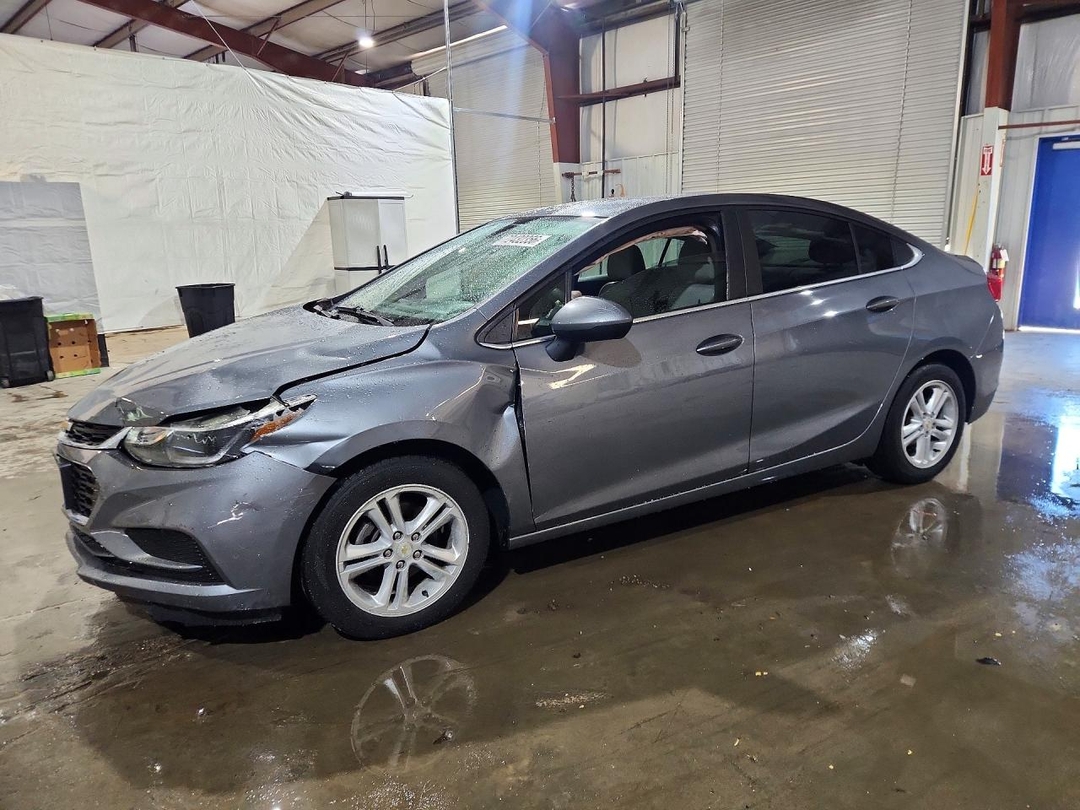 Vedere 2018 CHEVROLET CRUZE LT, unghi 1