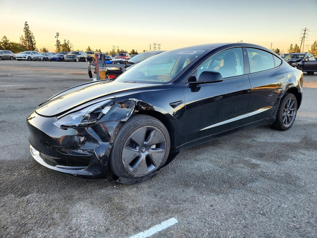 Vista de 2022 TESLA MODEL 3, ángulo 1