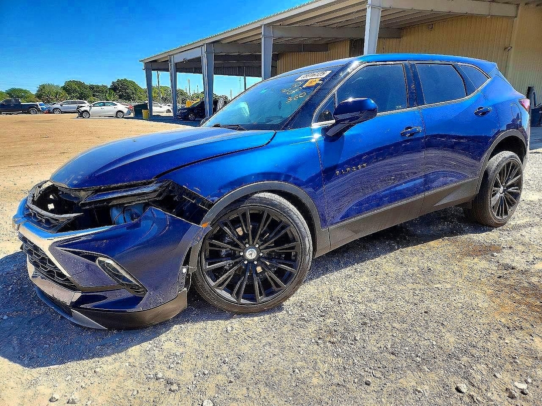 Vedere 2023 CHEVROLET BLAZER 2LT, unghi 1