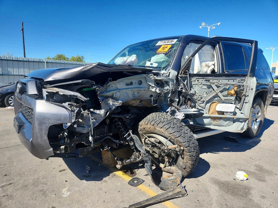 Vedere 2017 TOYOTA 4RUNNER SR5 PREMIUM, unghi 1