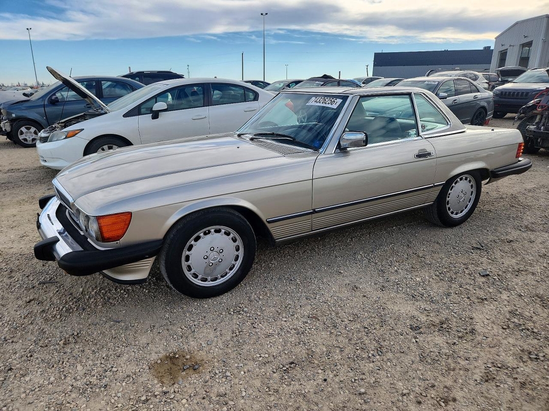 Vue de 1987 MERCEDES-BENZ 560 SL, angle 1