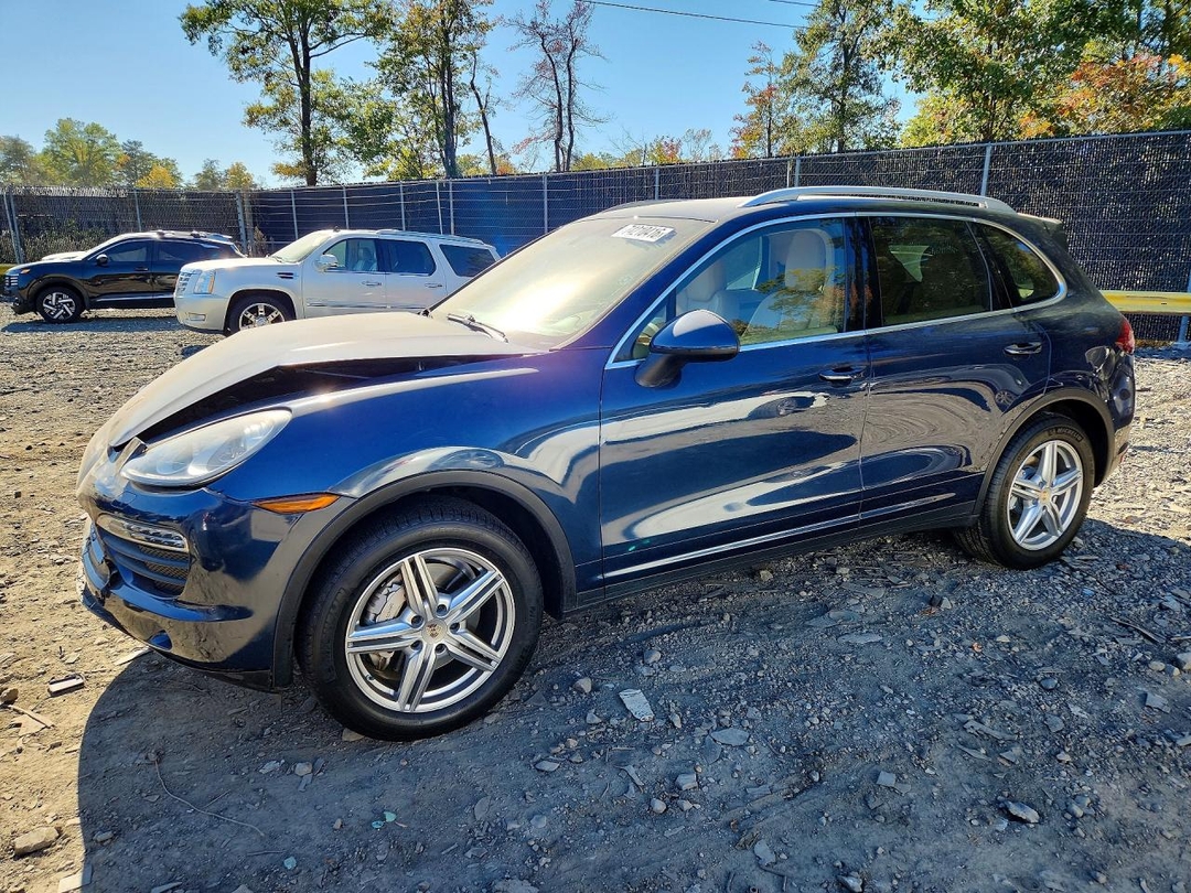 2013 PORSCHE CAYENNE S view, angle 1