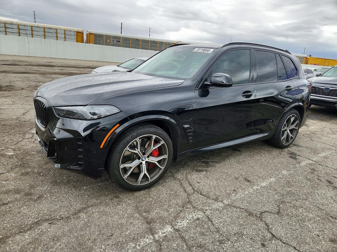 Vue de 2026 BMW X5 XDRIVE50E, angle 1