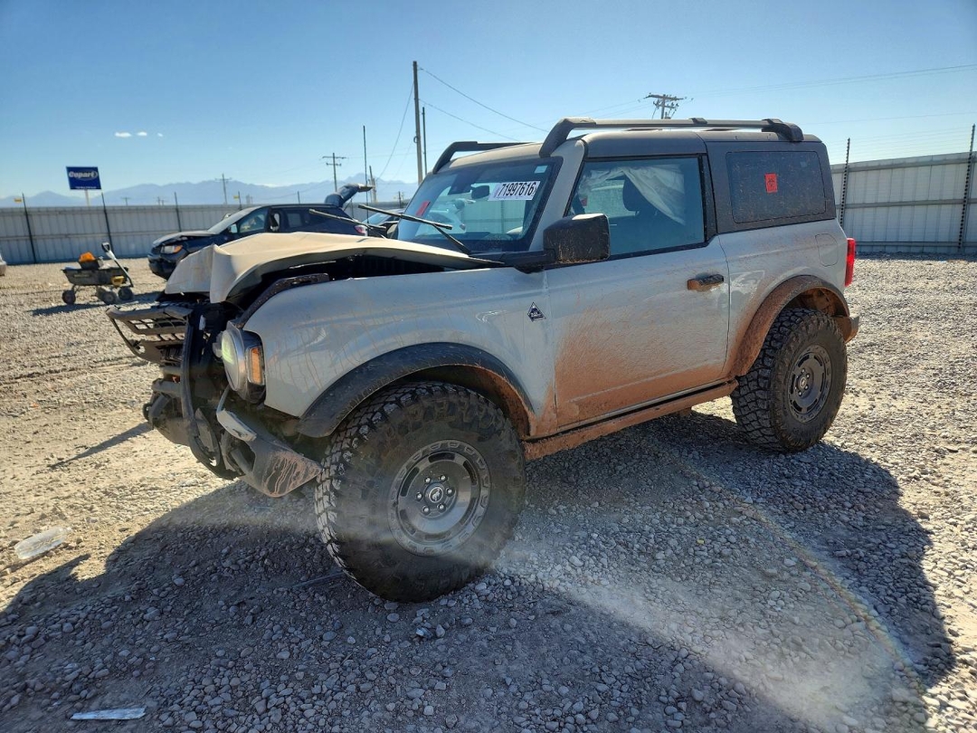Vista de 2022 FORD BRONCO BASE, ángulo 1