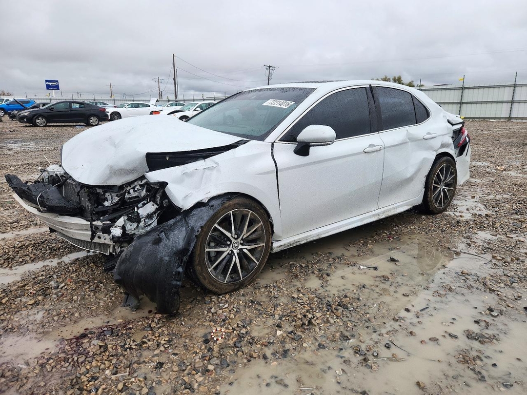 Вид 2019 TOYOTA CAMRY SE, угол 1