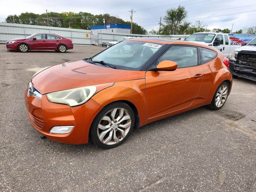 Vue de 2012 HYUNDAI VELOSTER BASE, angle 1