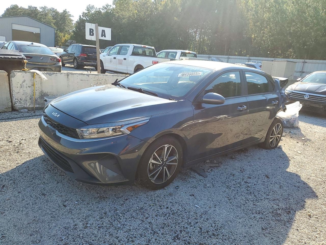 Vista de 2023 KIA FORTE LXS, ángulo 1
