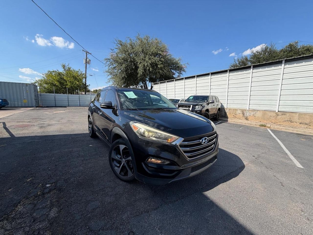Vista de 2016 HYUNDAI TUCSON LIMITED, ángulo 1