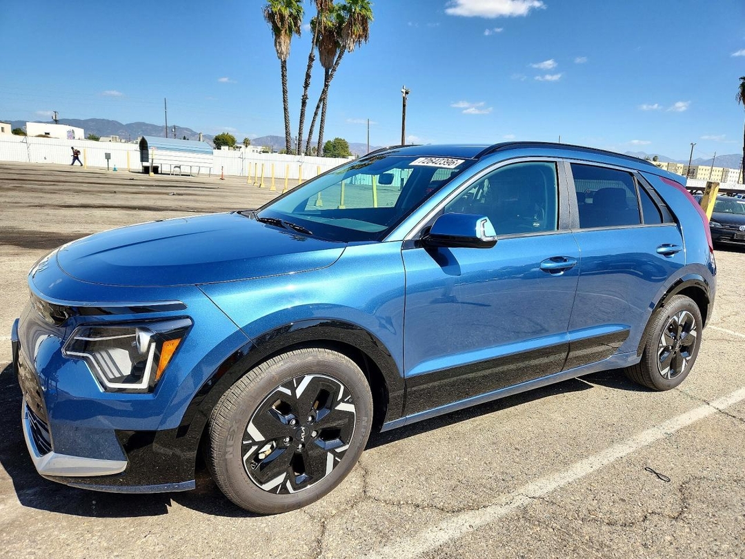 Vue de 2025 KIA NIRO WIND, angle 1