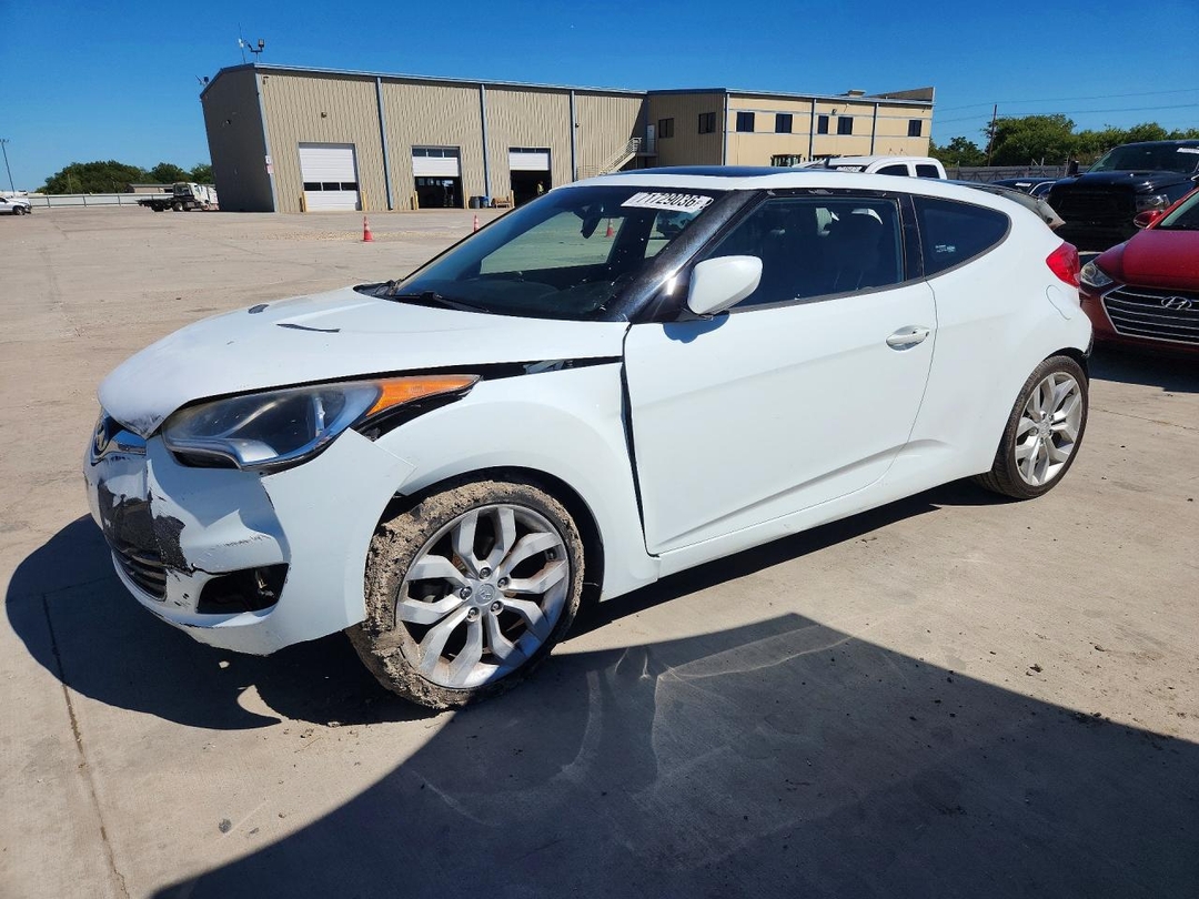 Вид 2013 HYUNDAI VELOSTER BASE, угол 1