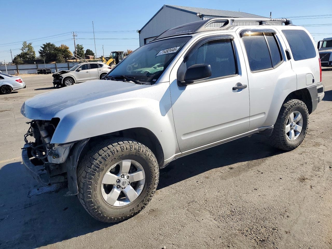Vista de 2011 NISSAN XTERRA X, ángulo 1