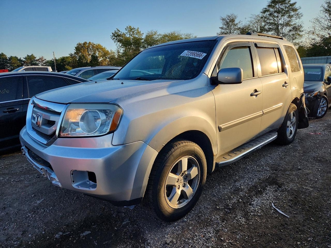Vue de 2010 HONDA PILOT EXL, angle 1