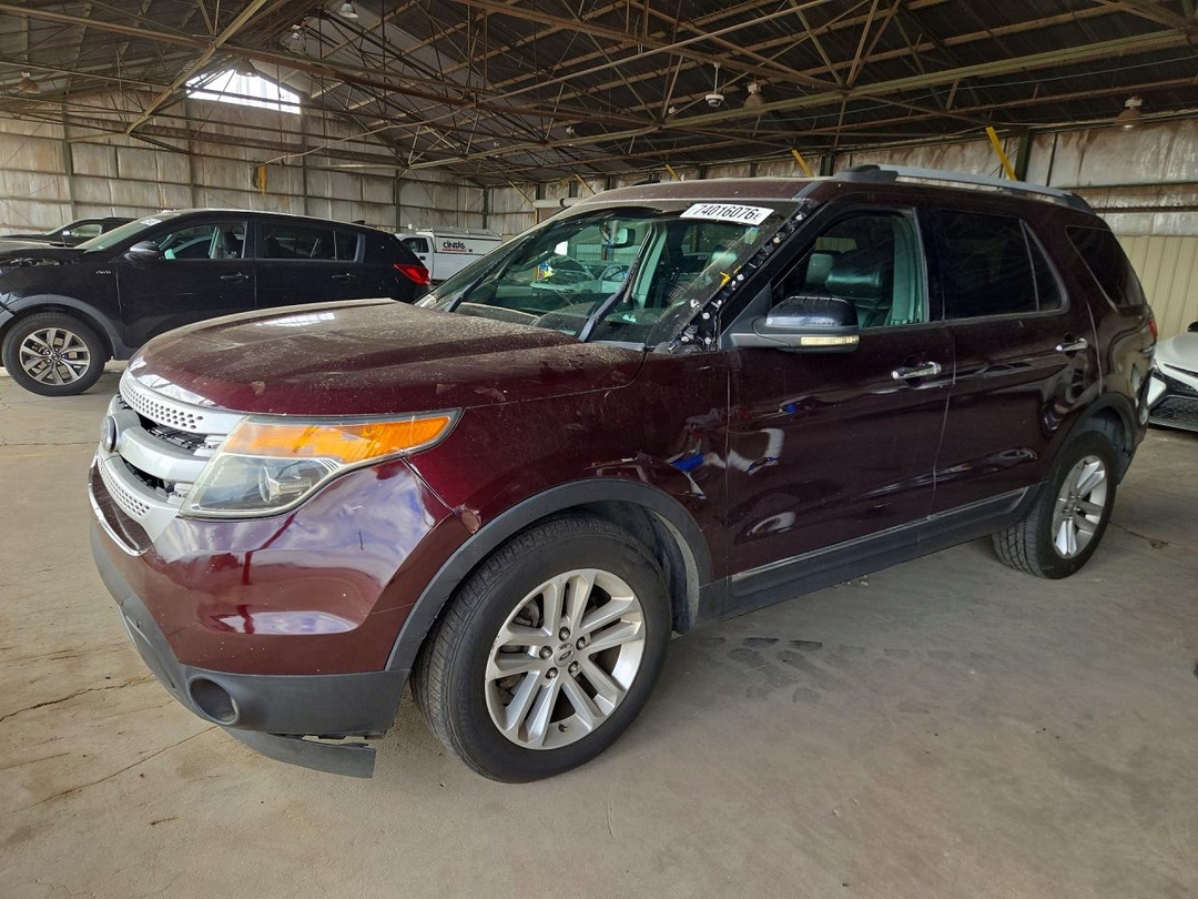 Vista de 2011 FORD EXPLORER XLT, ángulo 1