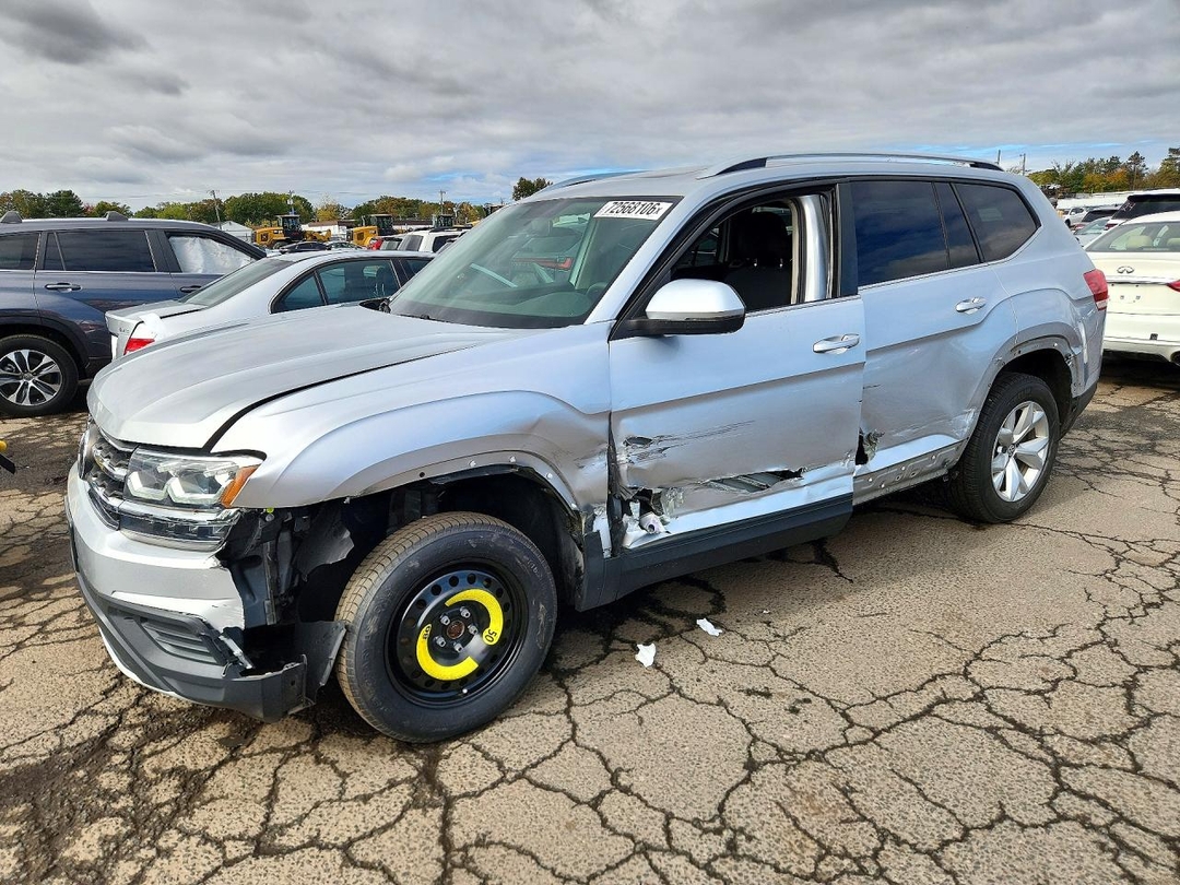 Vue de 2018 VOLKSWAGEN ATLAS, angle 1
