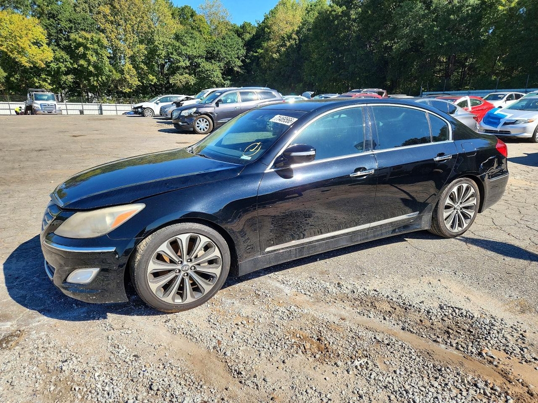 Vue de 2013 HYUNDAI GENESIS 5.0L, angle 1