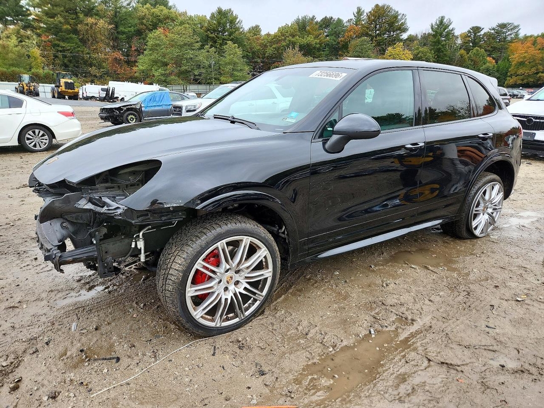 Vista de 2014 PORSCHE CAYENNE GTS, ángulo 1