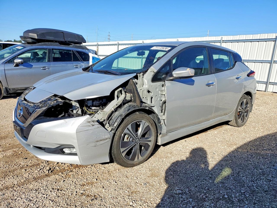 منظر 2021 NISSAN LEAF SV، زاوية 1