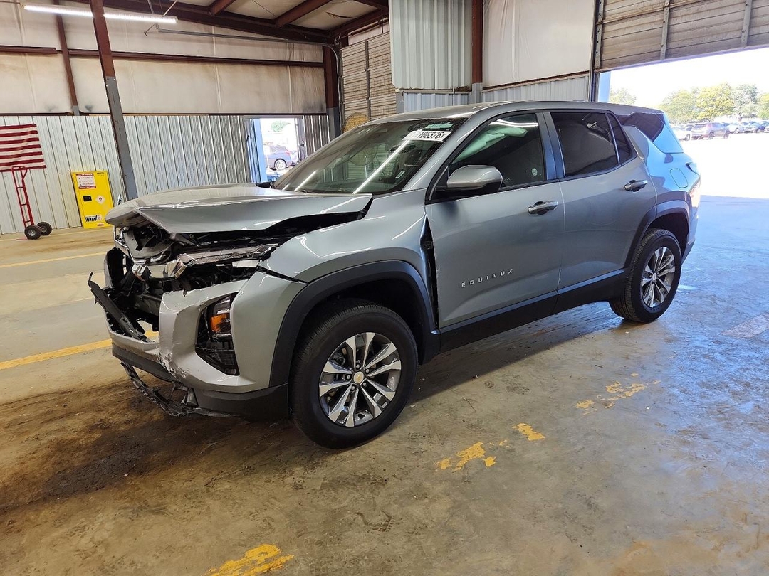 Vista de 2026 CHEVROLET EQUINOX LT, ángulo 1