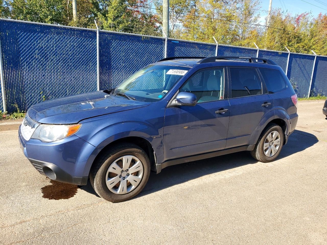 Vista de 2011 SUBARU FORESTER 2.5, ángulo 1