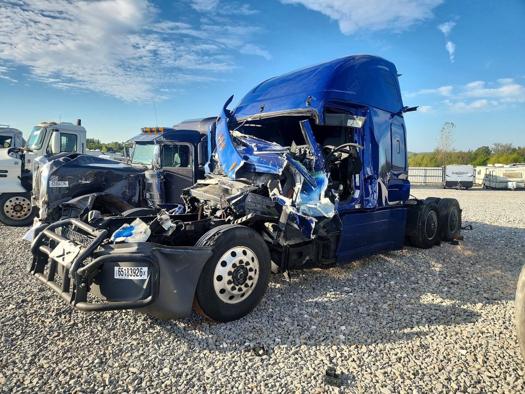 Vue de 2025 FREIGHTLINER CASCADIA 126" SLEEPER CAB SEMI TRUCK, angle 1