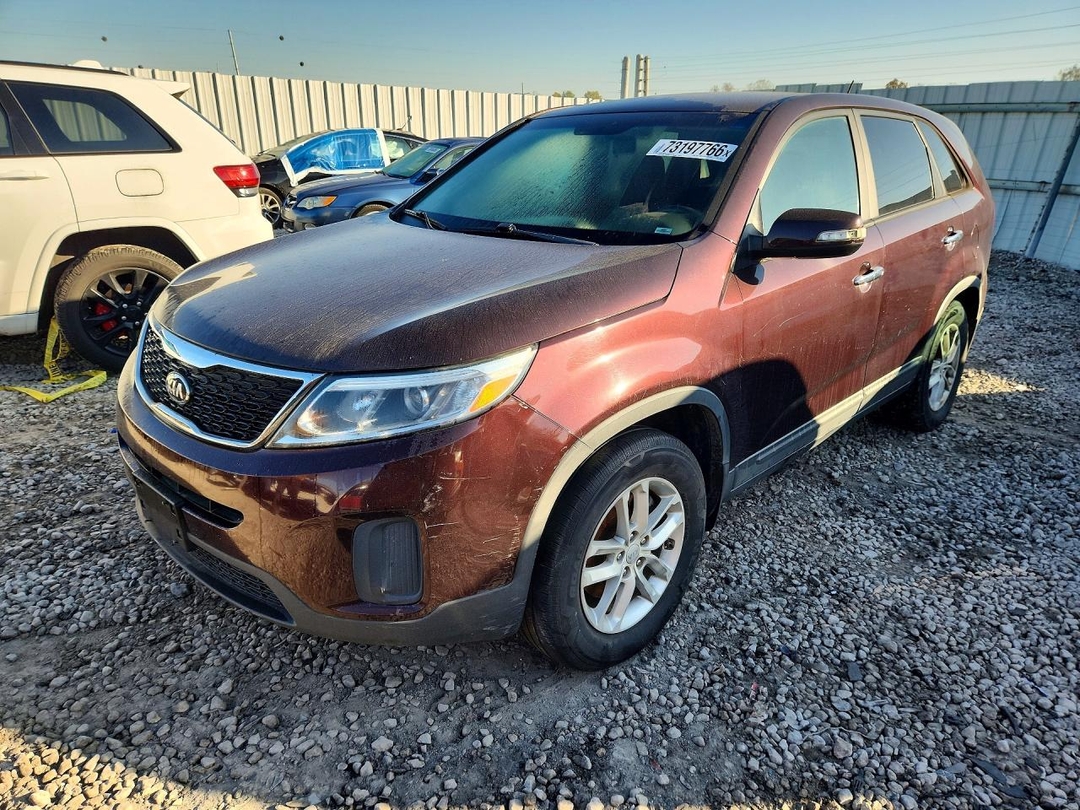 Vista de 2014 KIA SORENTO LX, ángulo 1