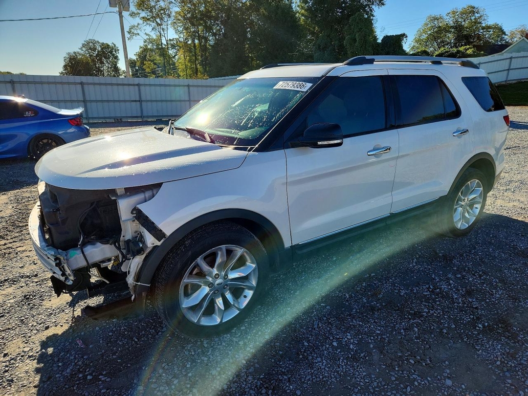 Вид 2014 FORD EXPLORER XLT, угол 1