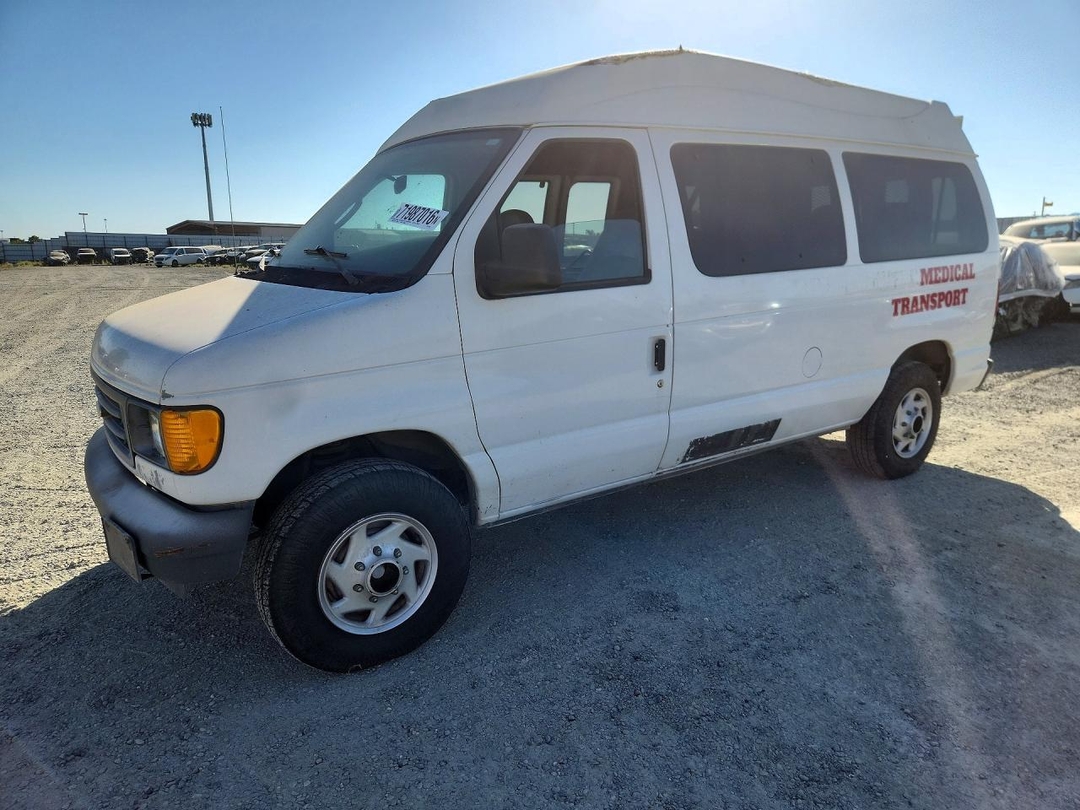 منظر 2003 FORD ECONOLINE E250 VAN، زاوية 1