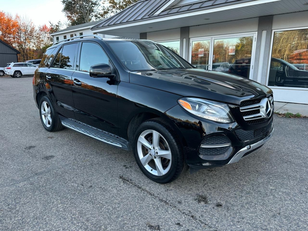 منظر 2017 MERCEDES-BENZ GLE 350 4MATIC، زاوية 1