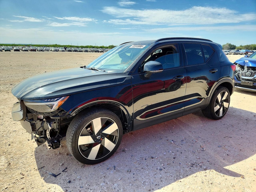 منظر 2023 VOLVO XC40 RECHARGE ULTIMATE، زاوية 1