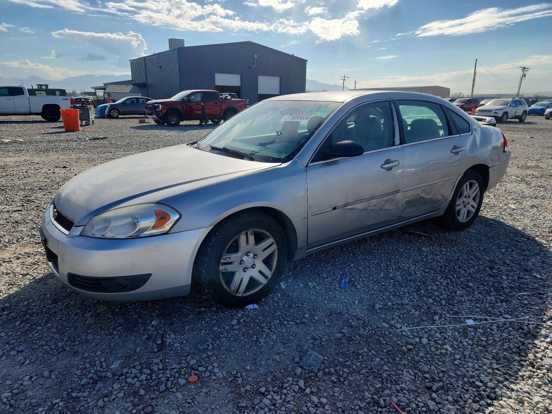 منظر 2006 CHEVROLET IMPALA LTZ، زاوية 1