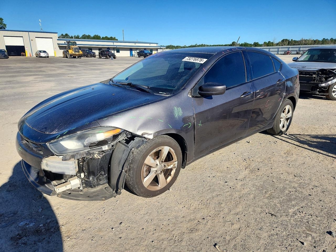 Вид 2015 DODGE DART SXT, угол 1