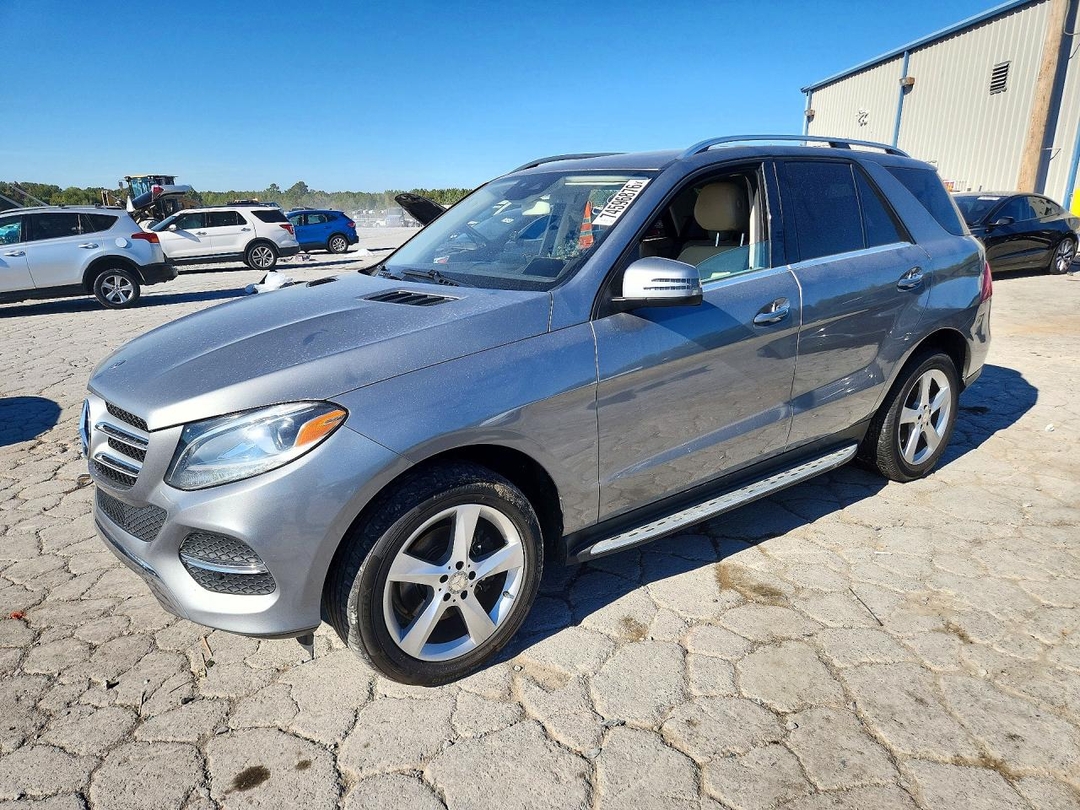 Вид 2016 MERCEDES-BENZ GLE 350, угол 1