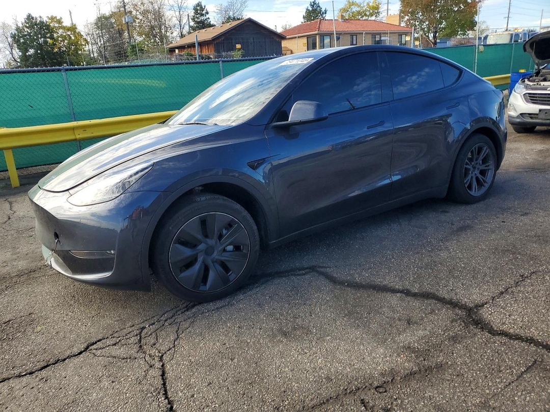 Vue de 2024 TESLA MODEL Y, angle 1