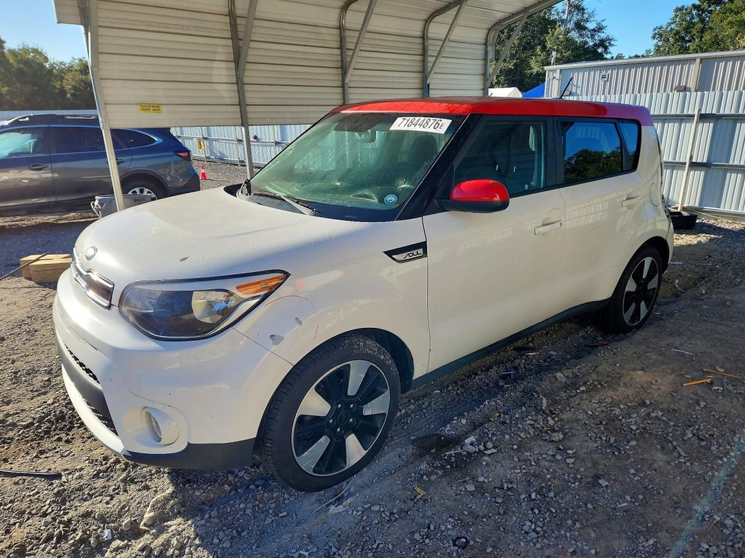 Вид 2017 KIA SOUL +, угол 1