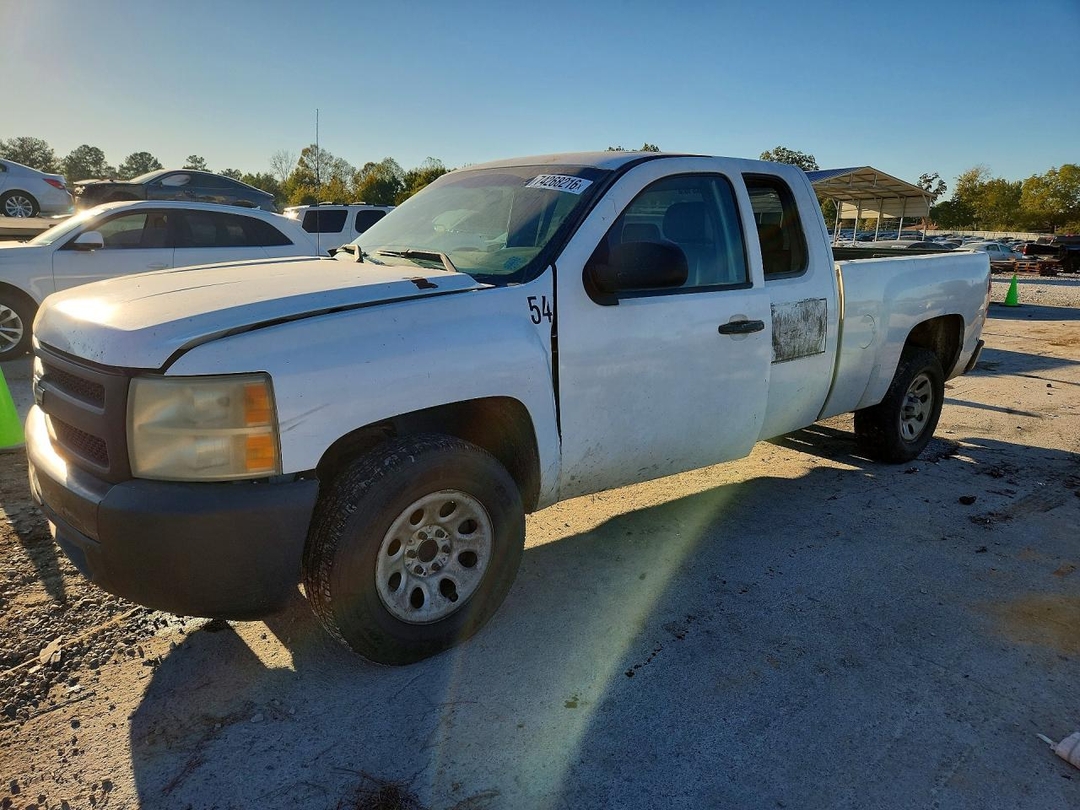 Vue de 2007 CHEVROLET SILVERADO C1500, angle 1