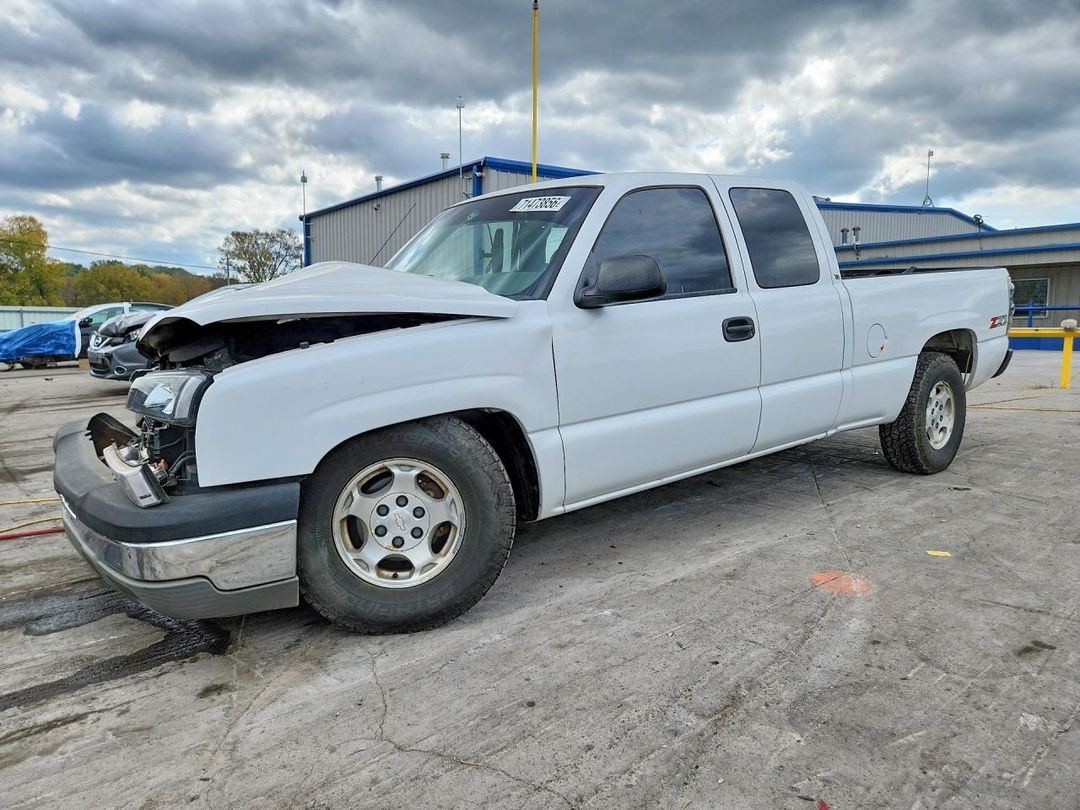 Vista de 2003 CHEVROLET SILVERADO K1500, ángulo 1