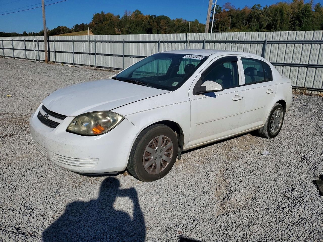 Вид 2010 CHEVROLET COBALT 1LT, угол 1