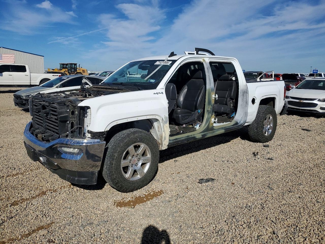 Vue de 2018 GMC SIERRA K1500 SLT, angle 1