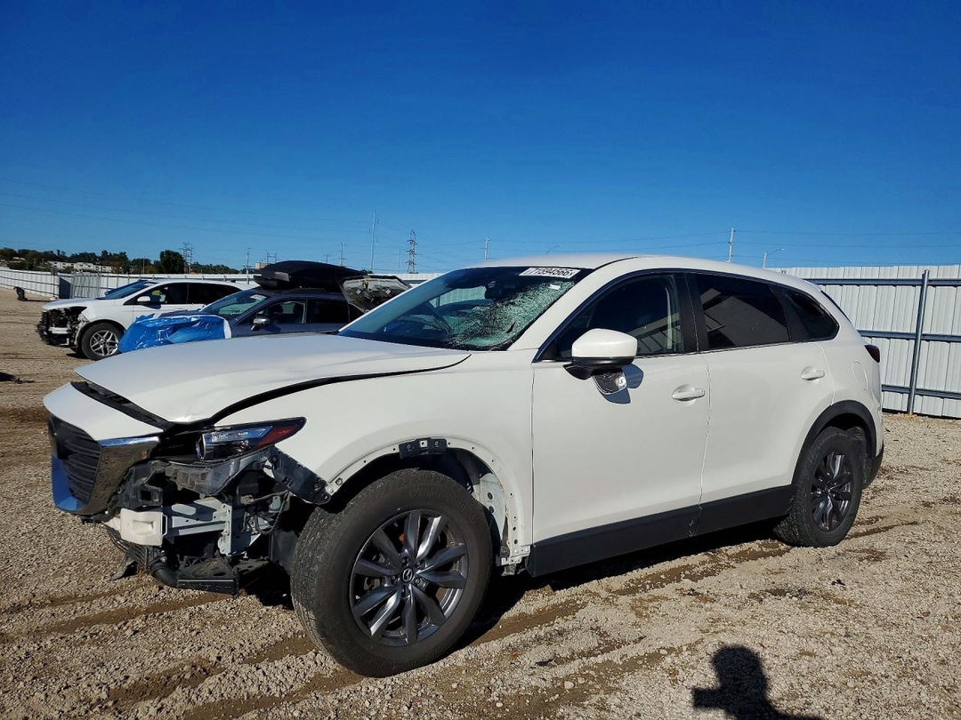 Vue de 2018 MAZDA CX-9 SPORT, angle 1