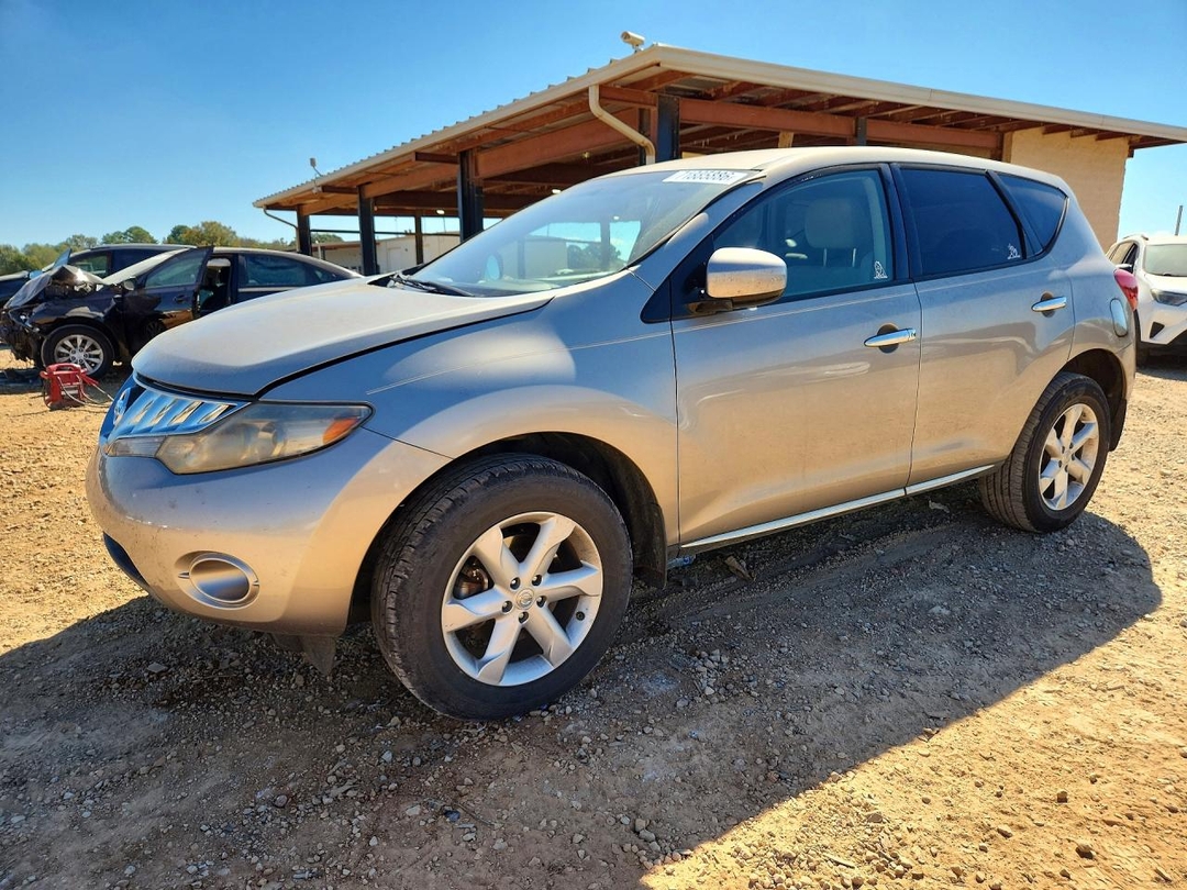 Вид 2010 NISSAN MURANO S, угол 1