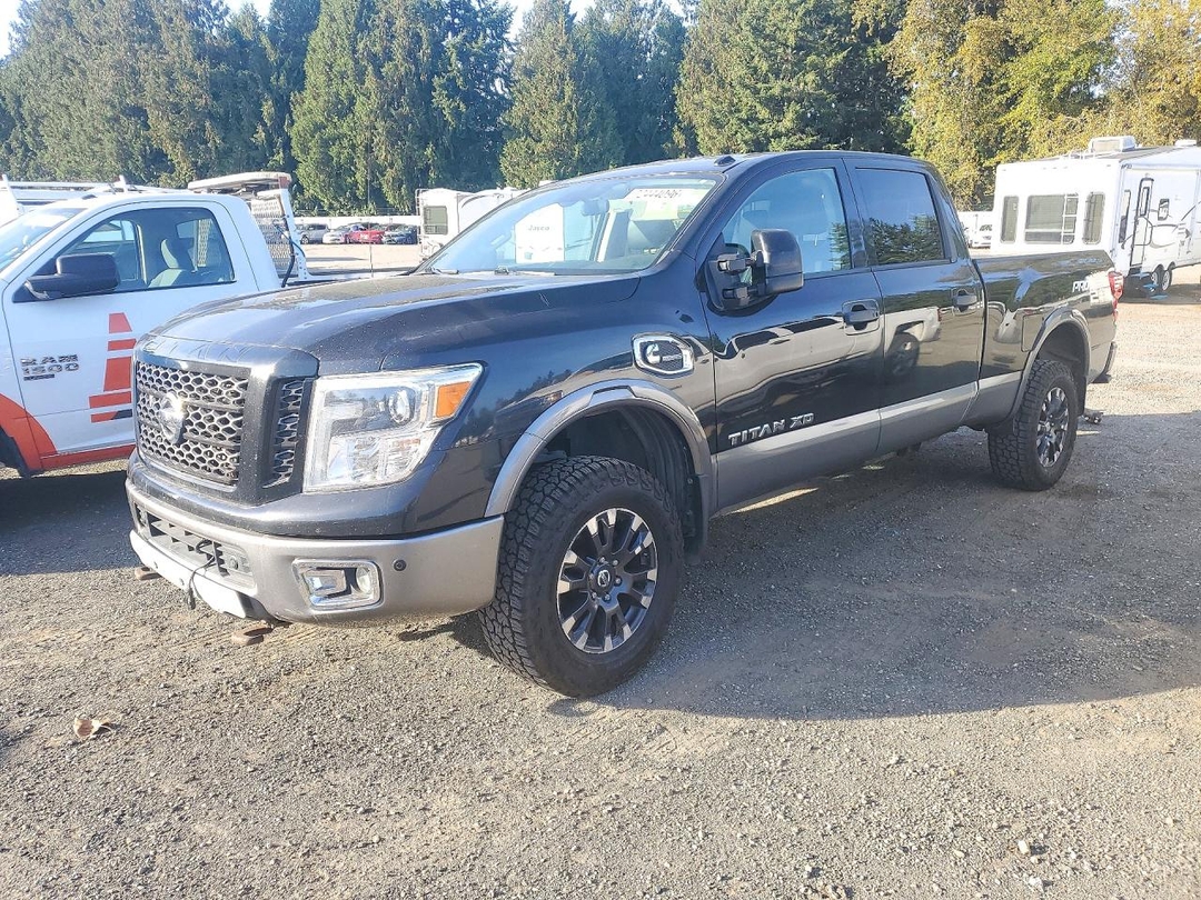 Vue de 2017 NISSAN TITAN XD PRO-4X, angle 1