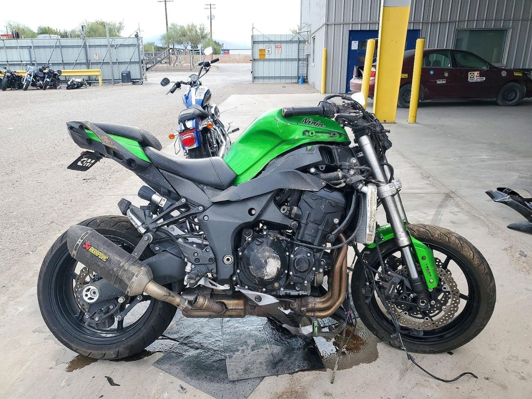 Vue de 2017 KAWASAKI ZX1000 W, angle 1