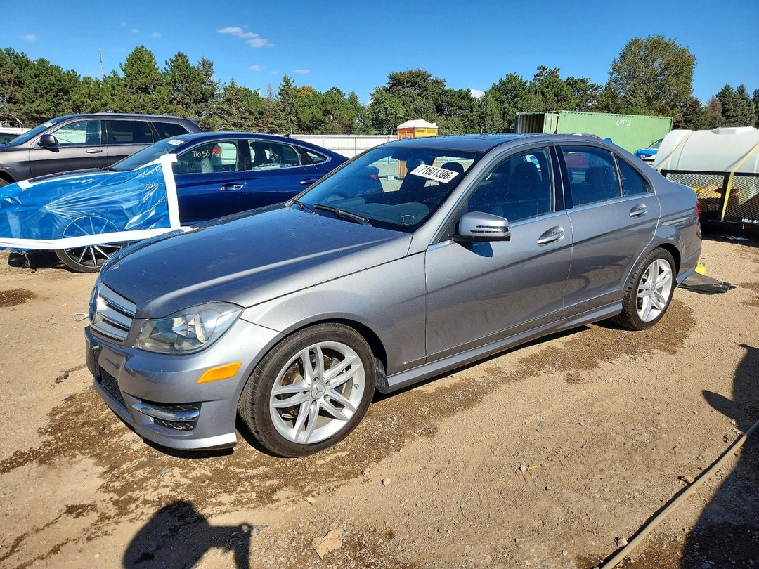 Vista de 2012 MERCEDES-BENZ C 300 4MATIC, ángulo 1