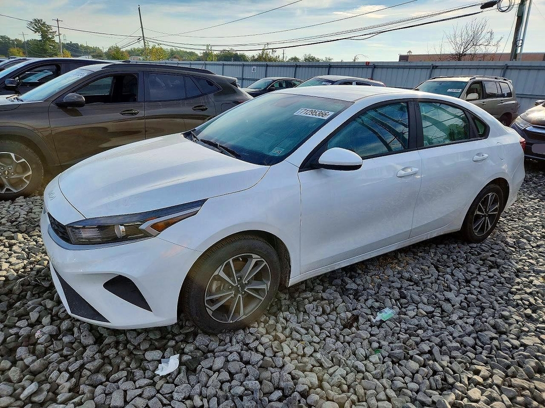 Вид 2024 KIA FORTE LXS, угол 1