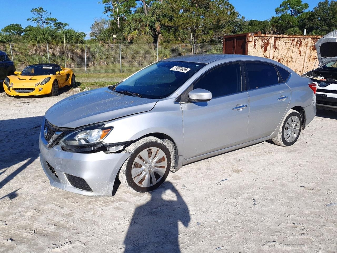 Vista de 2018 NISSAN SENTRA S, ángulo 1