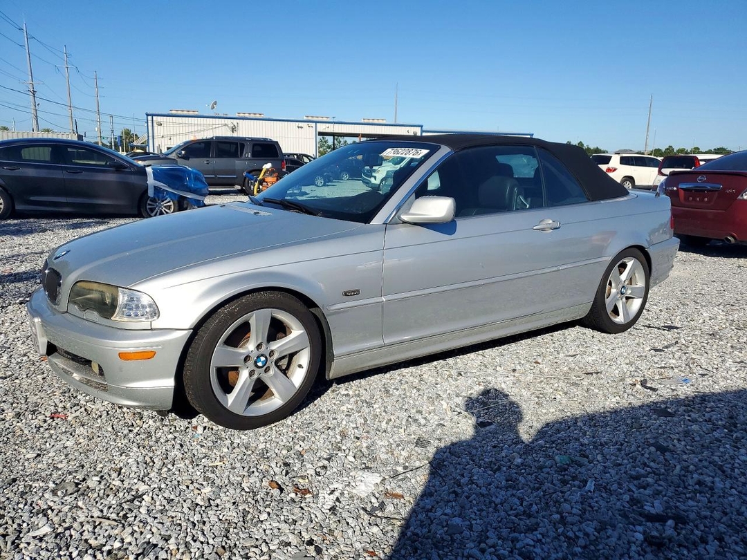 منظر 2002 BMW 325 CI، زاوية 1