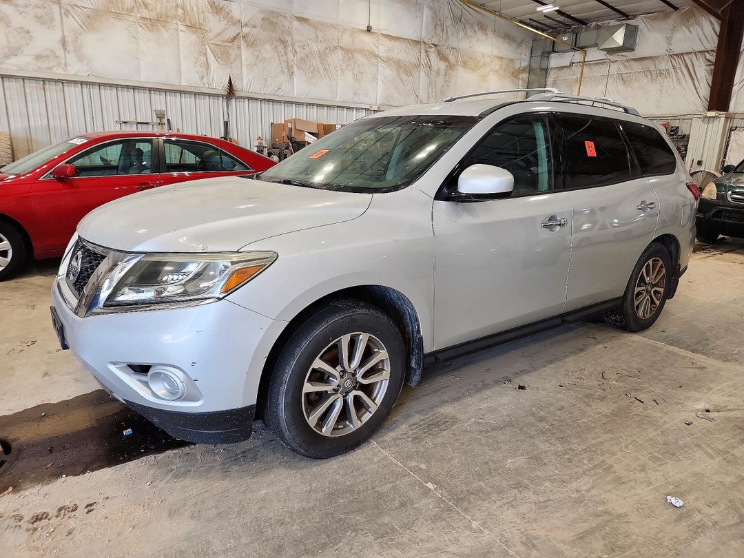 Вид 2013 NISSAN PATHFINDER S, угол 1