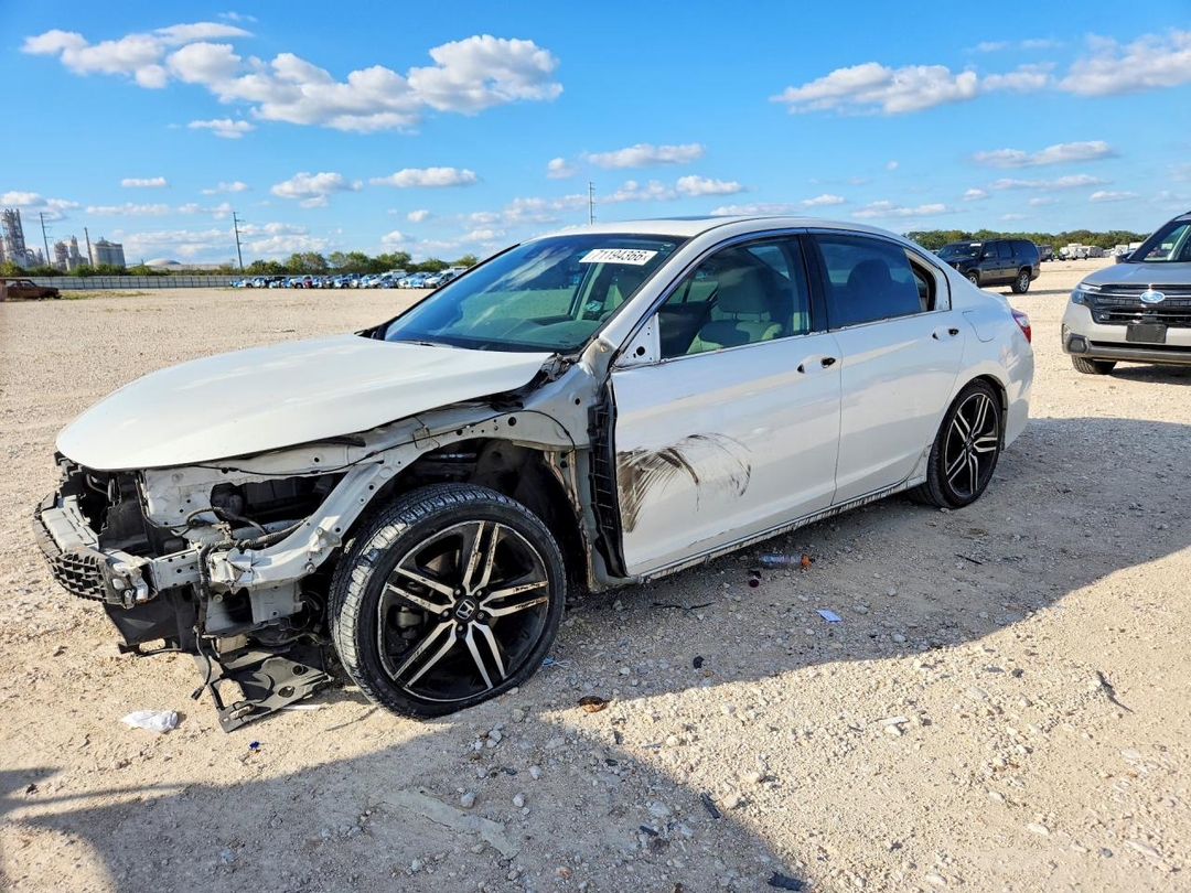 Vue de 2017 HONDA ACCORD TOURING, angle 1