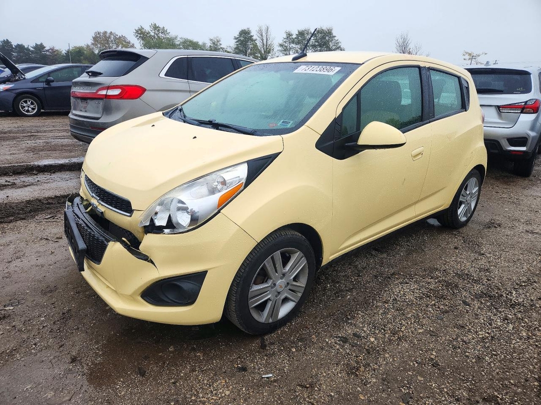 Vue de 2013 CHEVROLET SPARK LS, angle 1