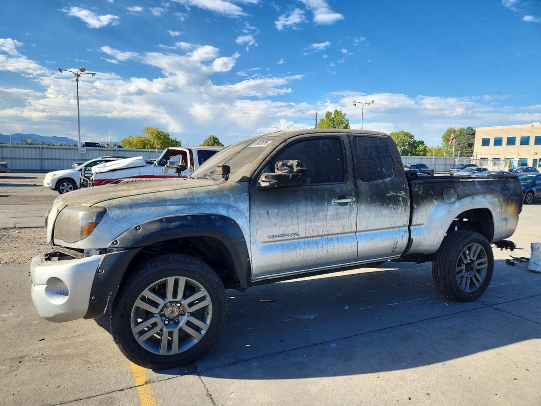 Vue de 2008 TOYOTA TACOMA PRERUNNER V6, angle 1